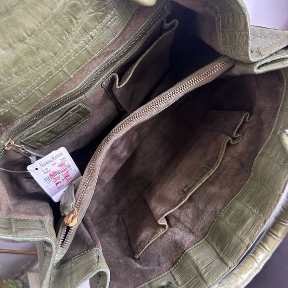 Authentic Nancy Gonzalez Cream Green Crocodile Handbag - Picture 11 of 13